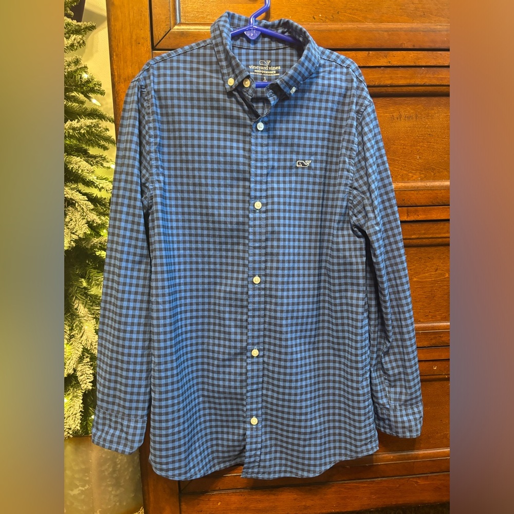Vineyard Vines button down shirt